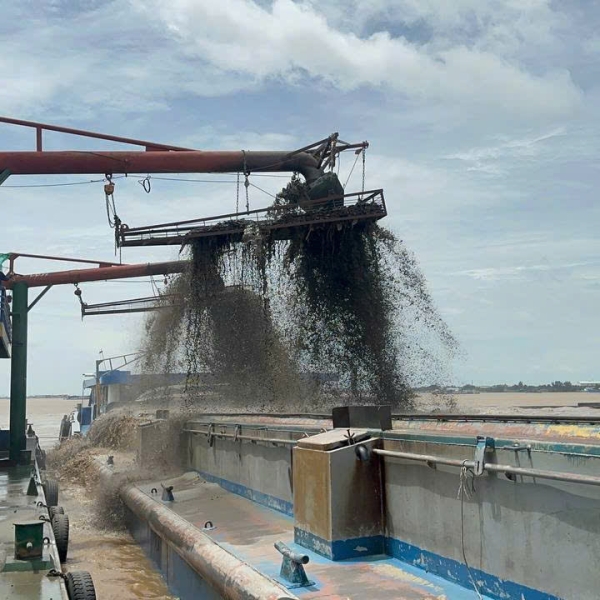 NHẬP KHẨU CÁT XÂY DỰNG TỪ THỊ TRƯỜNG CAMPUCHIA: GIẢI PHÁP CHO BÀI TOÁN THIẾU HỤT CÁT XÂY DỰNG TẠI VIỆT NAM