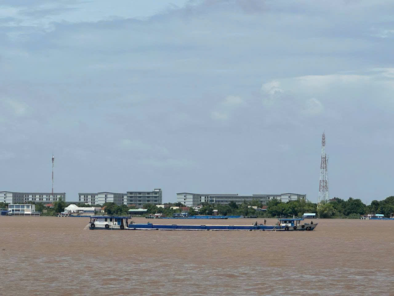 Vận chuyển hàng hóa và logistics